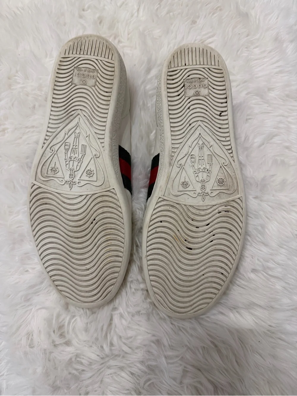 Gucci White Leather Sneakers with Red & Green Stripe and Gold Bee Size 37 US 7